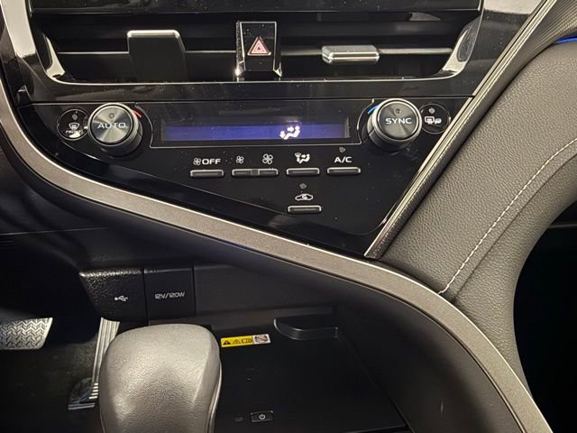 Used 2022 Toyota Camry XSE image 22