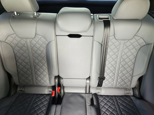 Used 2018 Audi SQ5 Premium Plus w/ Navigation Package image 17