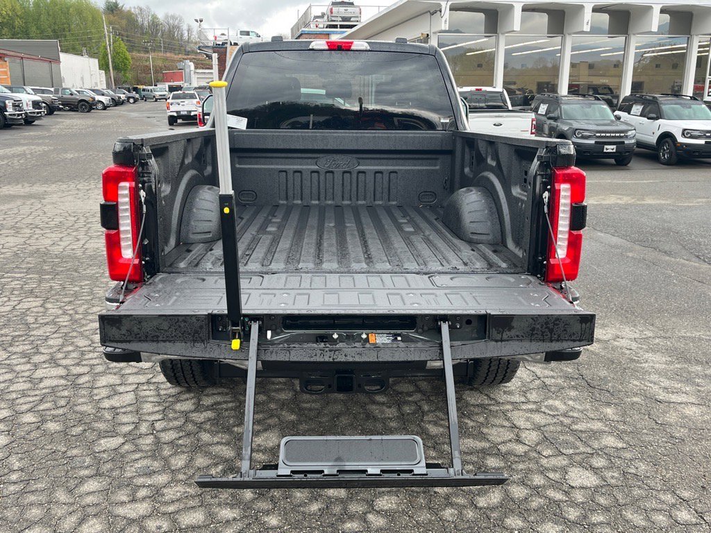 New 2025 Ford F250 Lariat w/ Chrome Package image 20