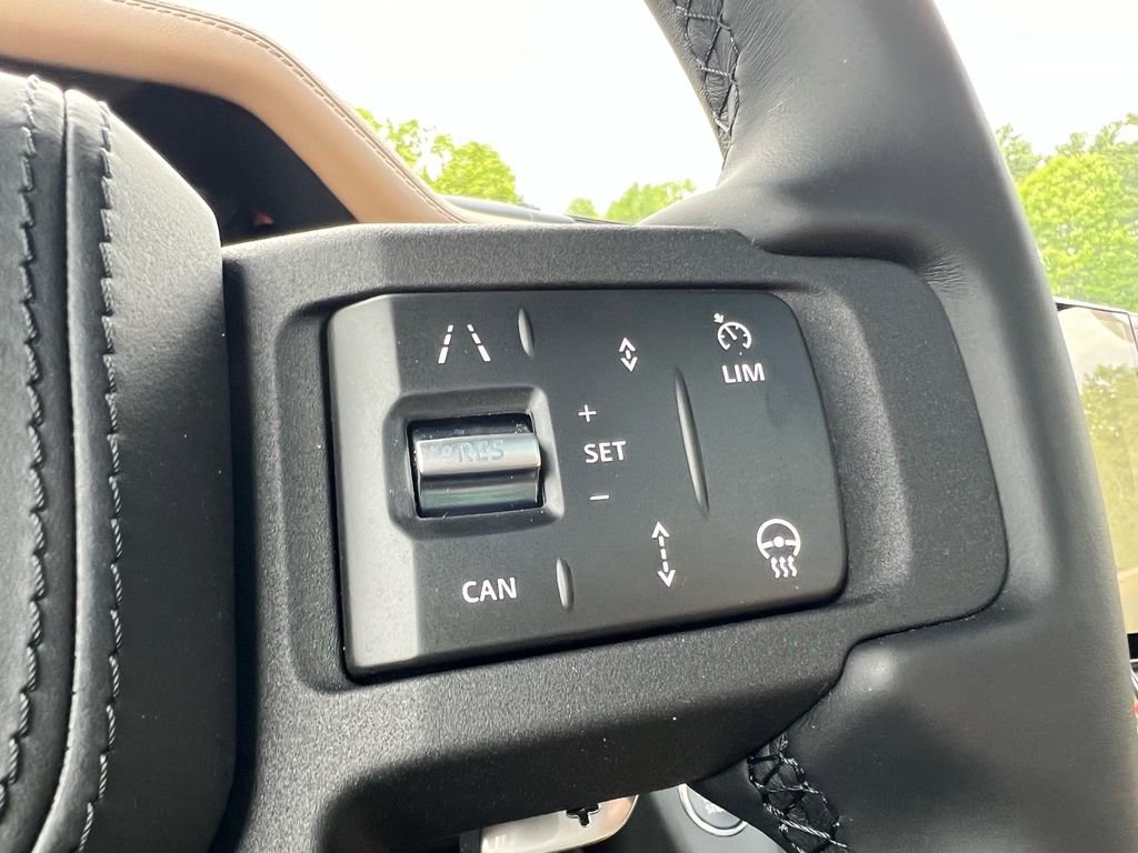 New 2026 Land Rover Defender 110 V8 AWD/4WD image 13