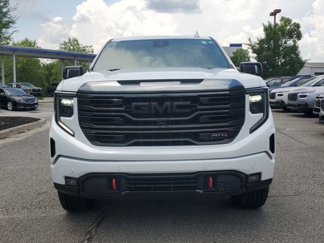 Used 2024 GMC Sierra 1500 AT4 w/ Technology Package AWD/4WD image 2