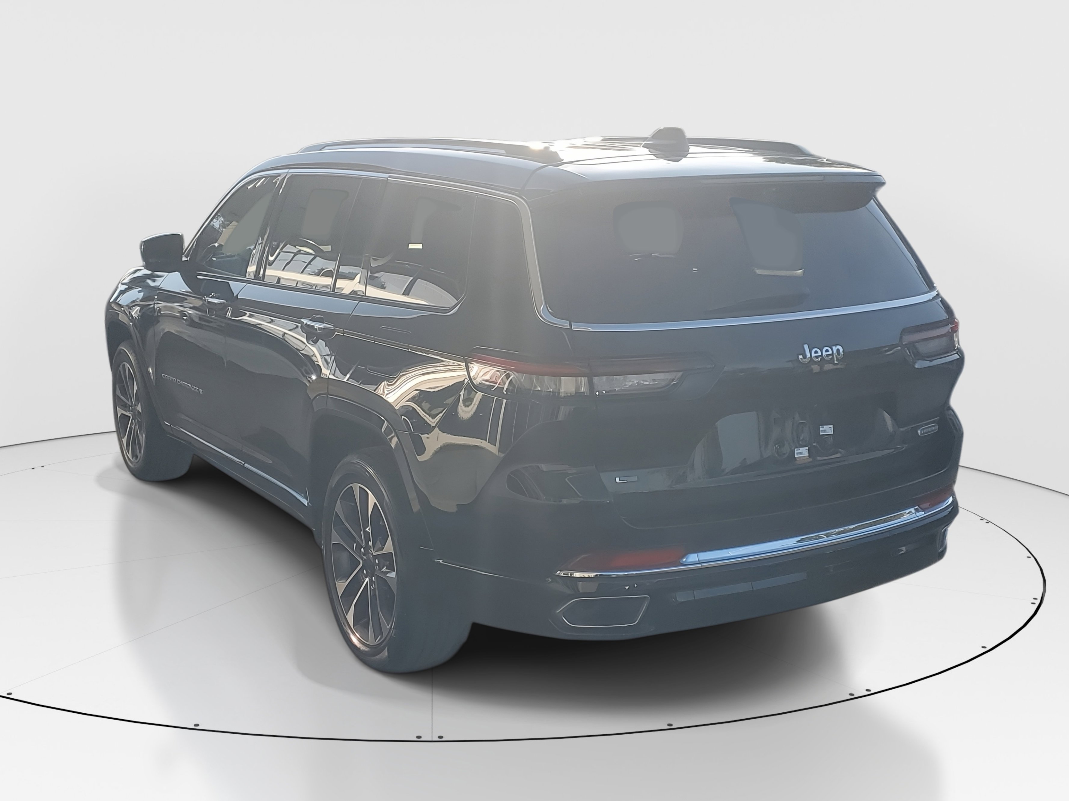 Used 2021 Jeep Grand Cherokee L Overland w/ Luxury Tech Group IV image 5