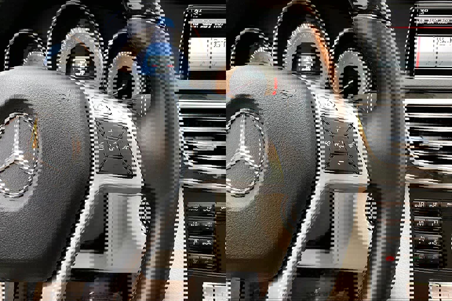 Used 2014 Mercedes-Benz E 350 Sedan image 22