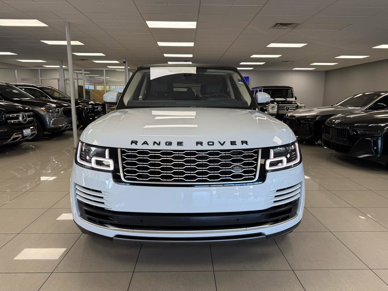 Used 2019 Land Rover Range Rover HSE AWD/4WD image 4