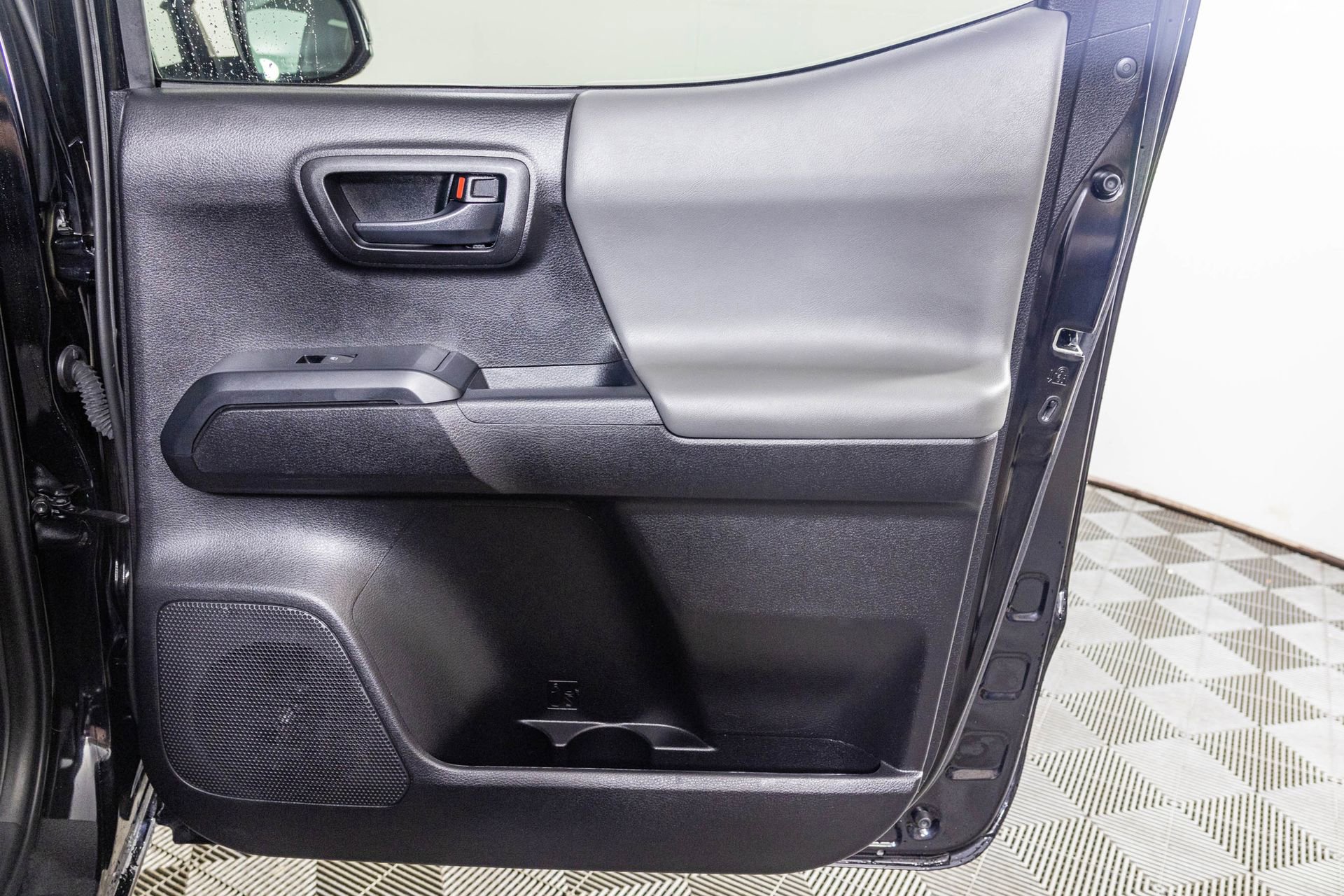 Used 2023 Toyota Tacoma SR AWD/4WD image 41