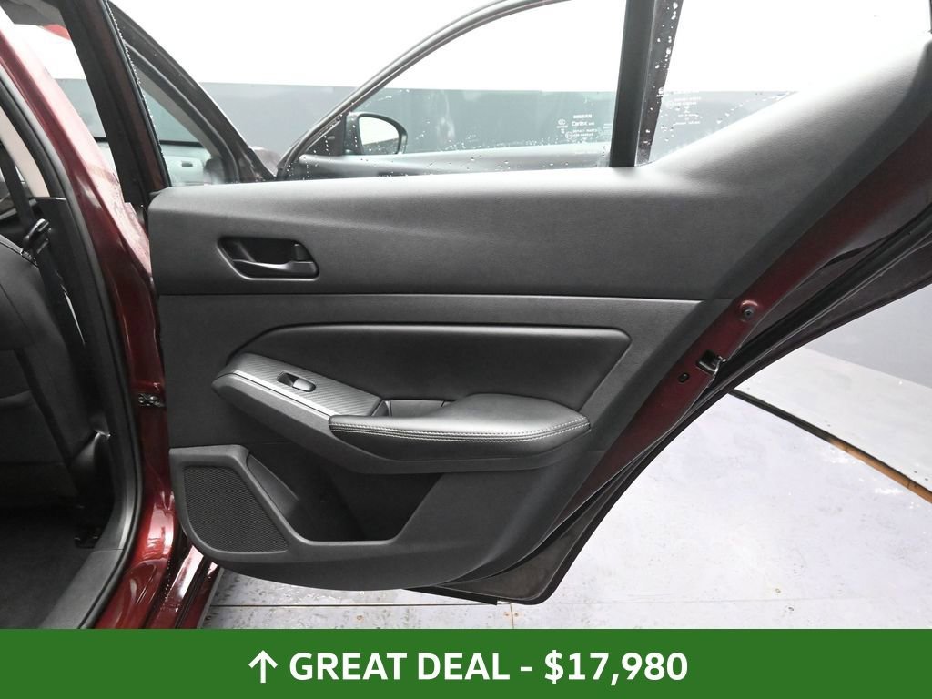 Used 2024 Nissan Altima 2.5 SV image 23