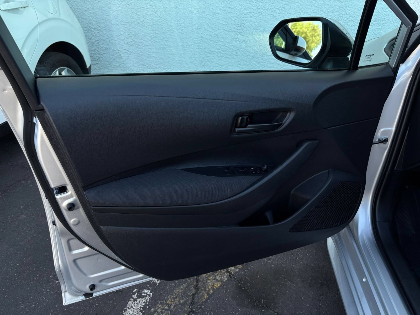 Used 2025 Toyota Corolla LE FWD image 18