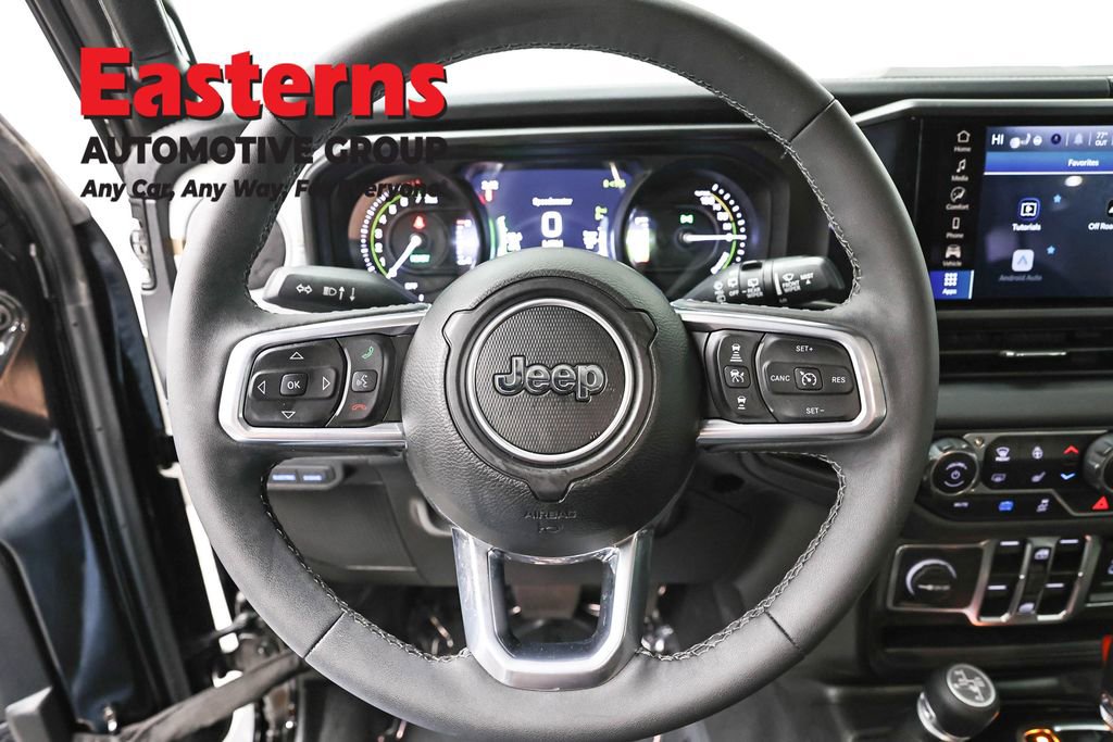 Used 2025 Jeep Wrangler Unlimited Sahara AWD/4WD image 10