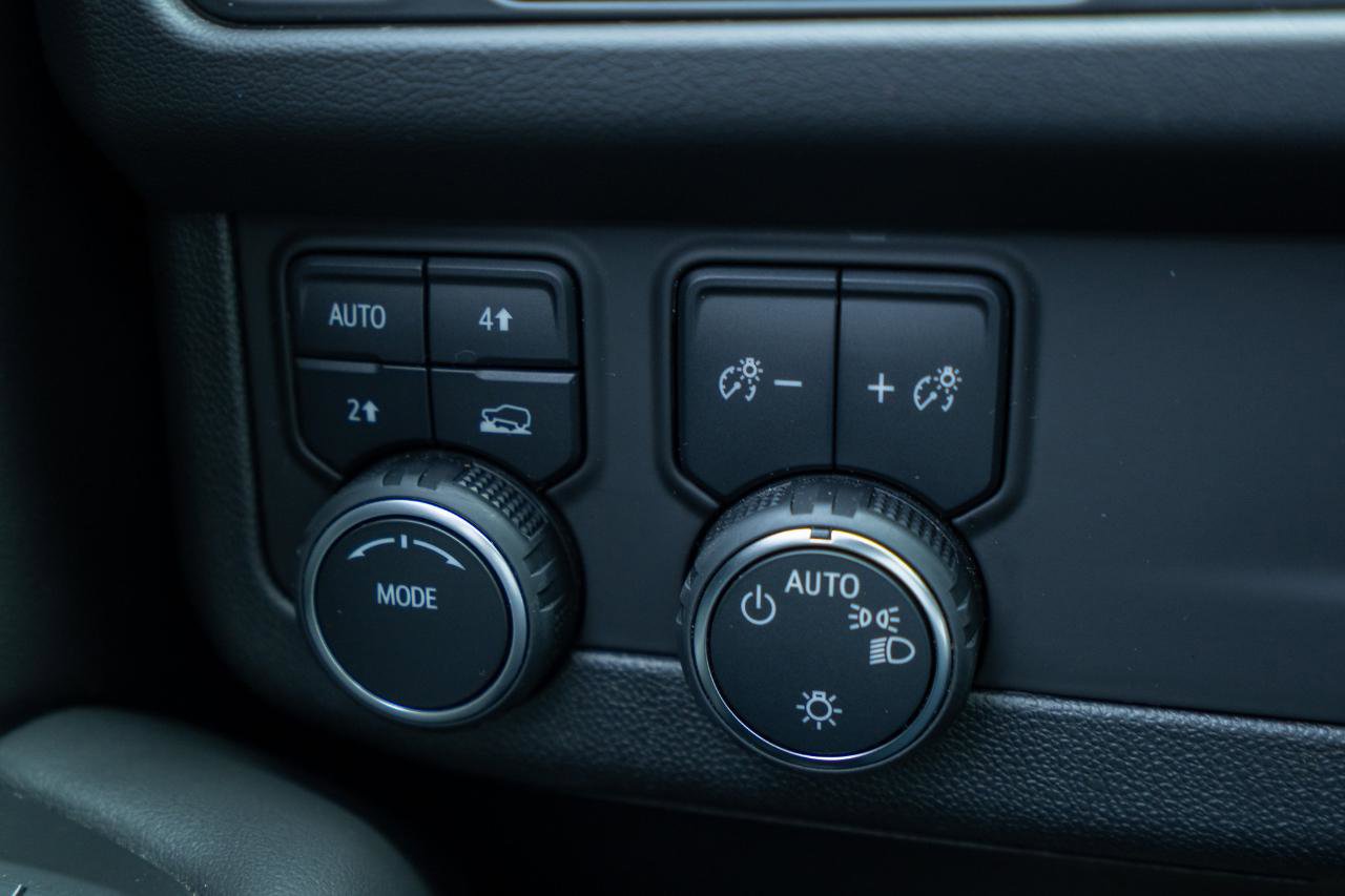 Used 2023 Chevrolet Tahoe LT w/ Luxury Package image 28
