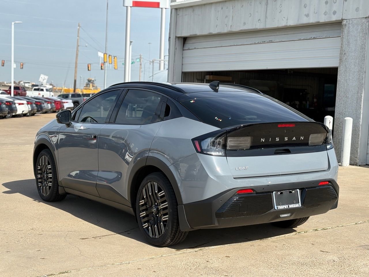 New 2026 Nissan Leaf Platinum+ w/ Cargo Package (Platinum+) image 6