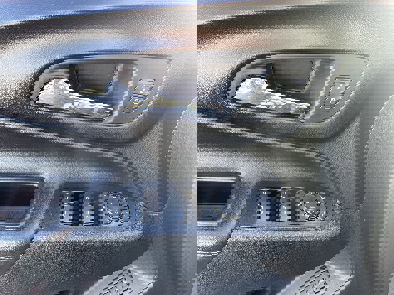 Used 2019 Chevrolet Equinox Premier image 23