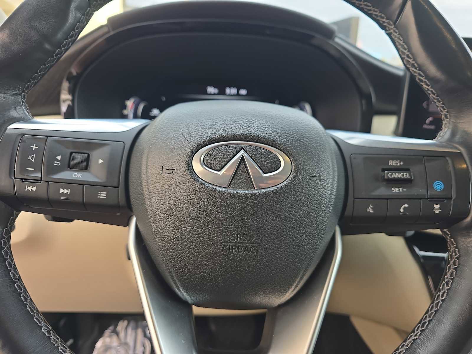 Used 2022 INFINITI QX60 Sensory w/ Cargo Package image 24