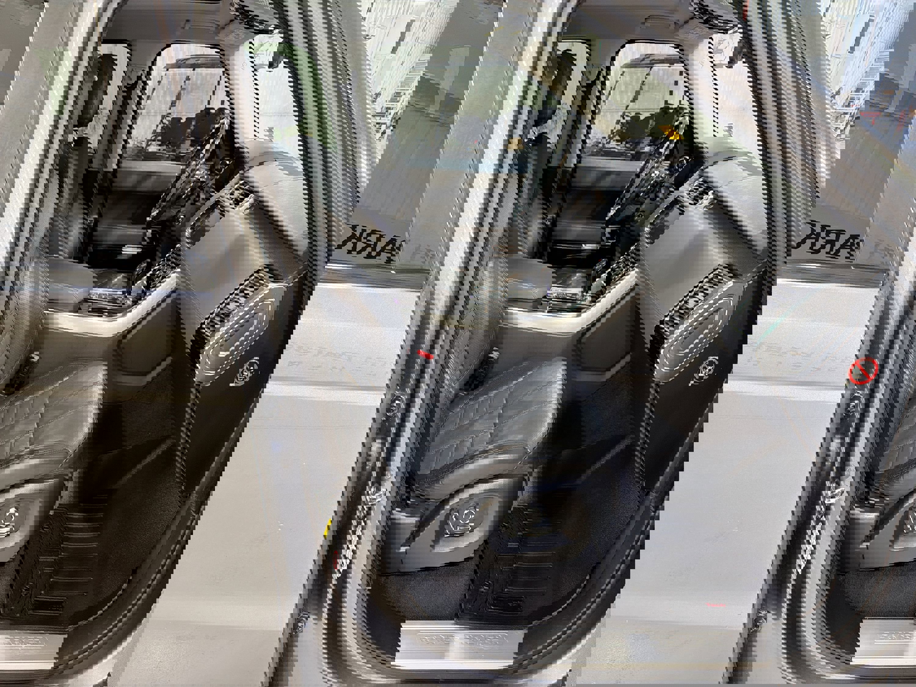 Used 2017 Land Rover Range Rover Sport Autobiography image 29