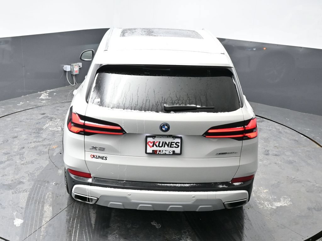 Used 2025 BMW X5 xDrive50e AWD/4WD image 39