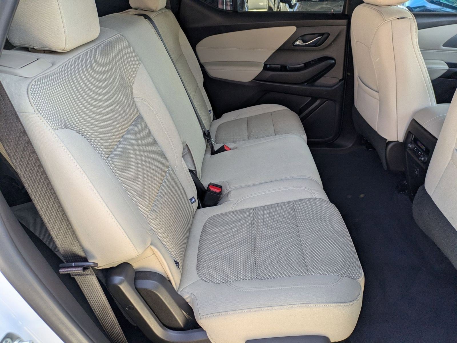 Used 2023 Chevrolet Traverse LS FWD image 26