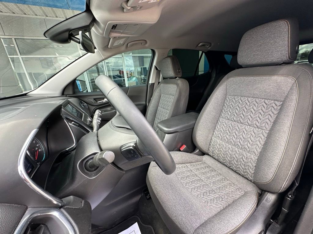 Used 2023 Chevrolet Equinox LT FWD image 13