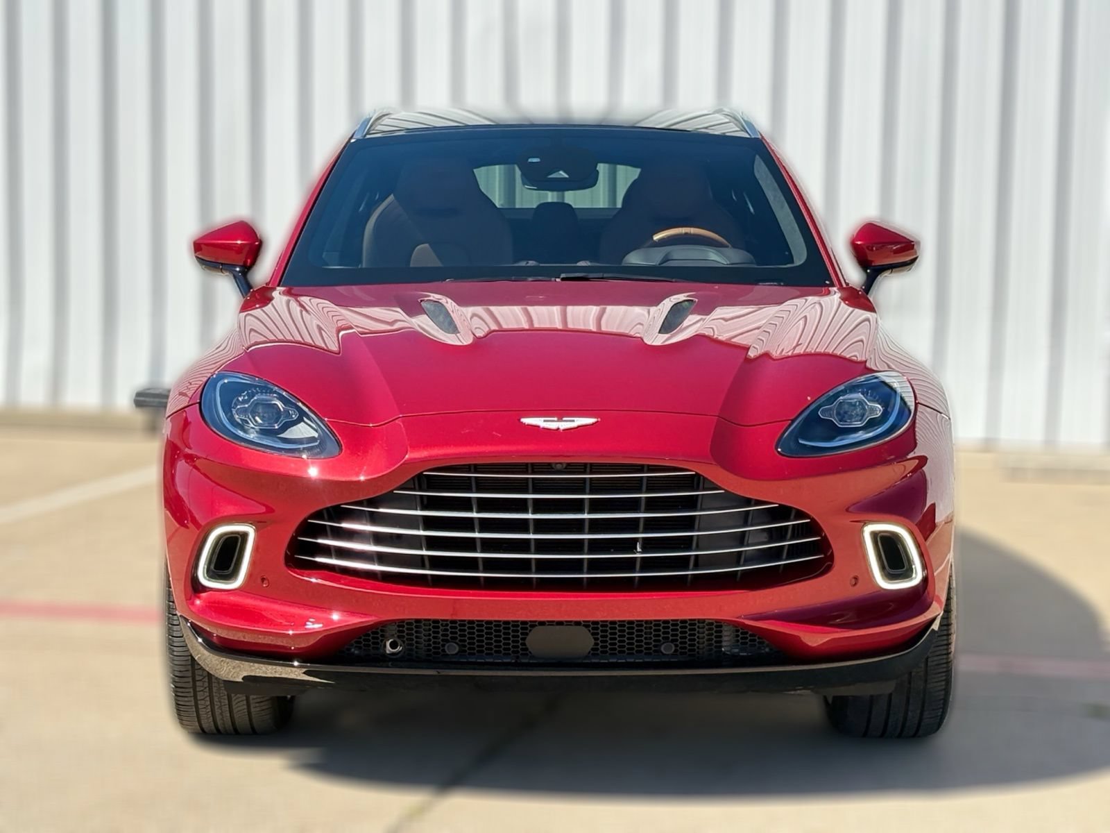 Used 2021 Aston Martin DBX AWD/4WD image 4