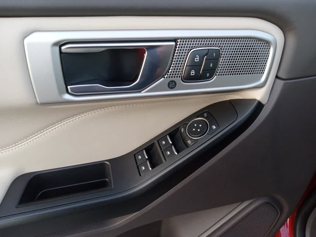 Used 2020 Ford Explorer Platinum AWD/4WD image 10