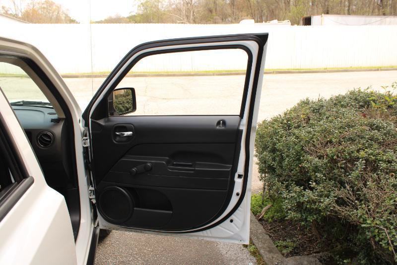 Used 2014 Jeep Patriot Sport FWD image 15
