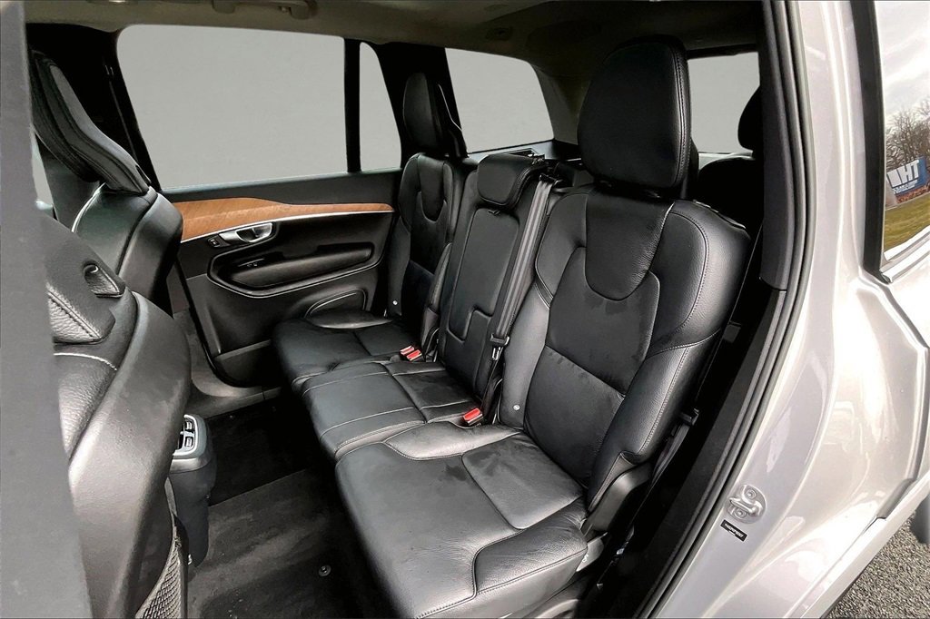 Used 2023 Volvo XC90 B6 Plus image 22