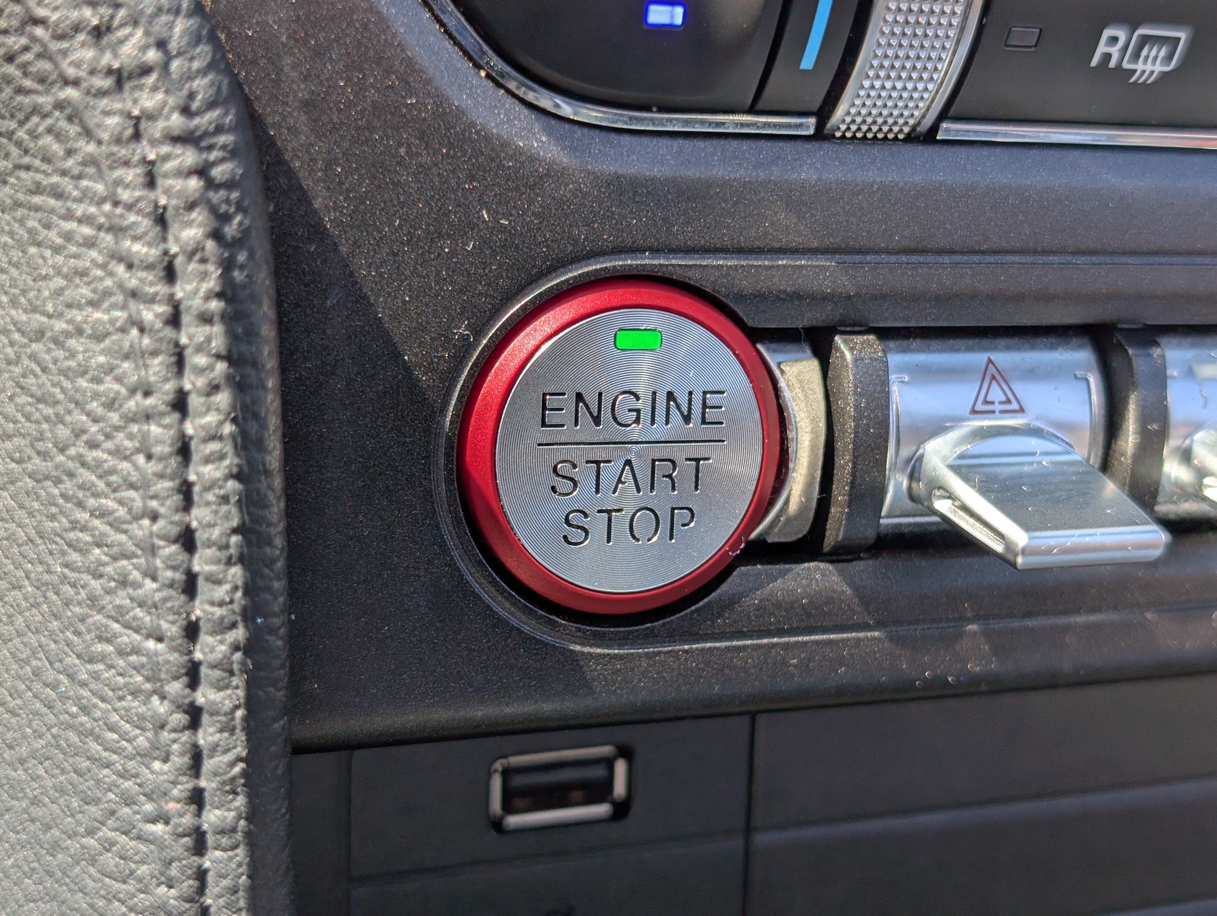 Used 2019 Ford Mustang GT Premium w/ Equipment Group 401A RWD image 24