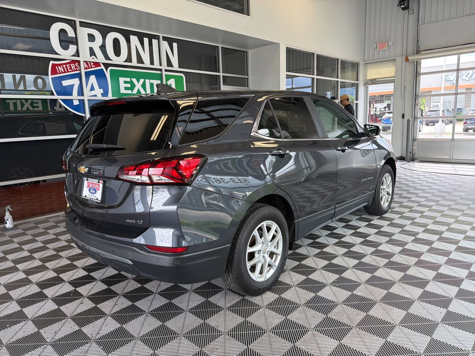 Used 2023 Chevrolet Equinox LT w/ Driver Convenience Package AWD/4WD image 6
