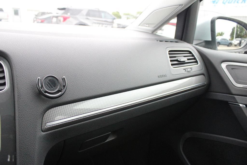 Used 2017 Volkswagen Golf Alltrack SE AWD/4WD image 19