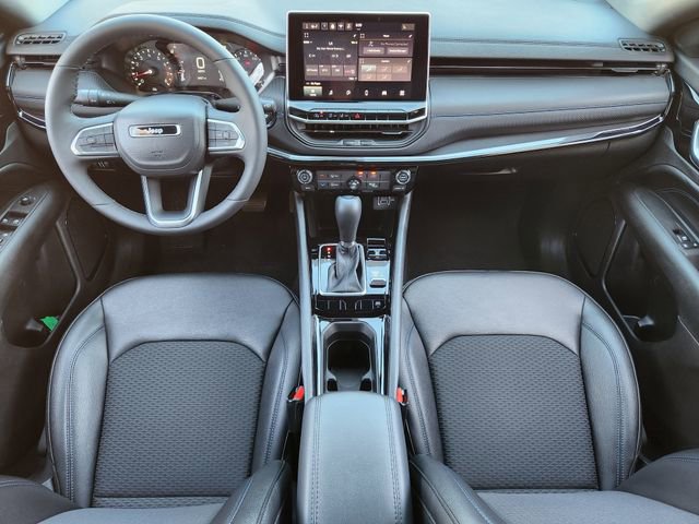 Certified 2026 Jeep Compass Latitude image 23