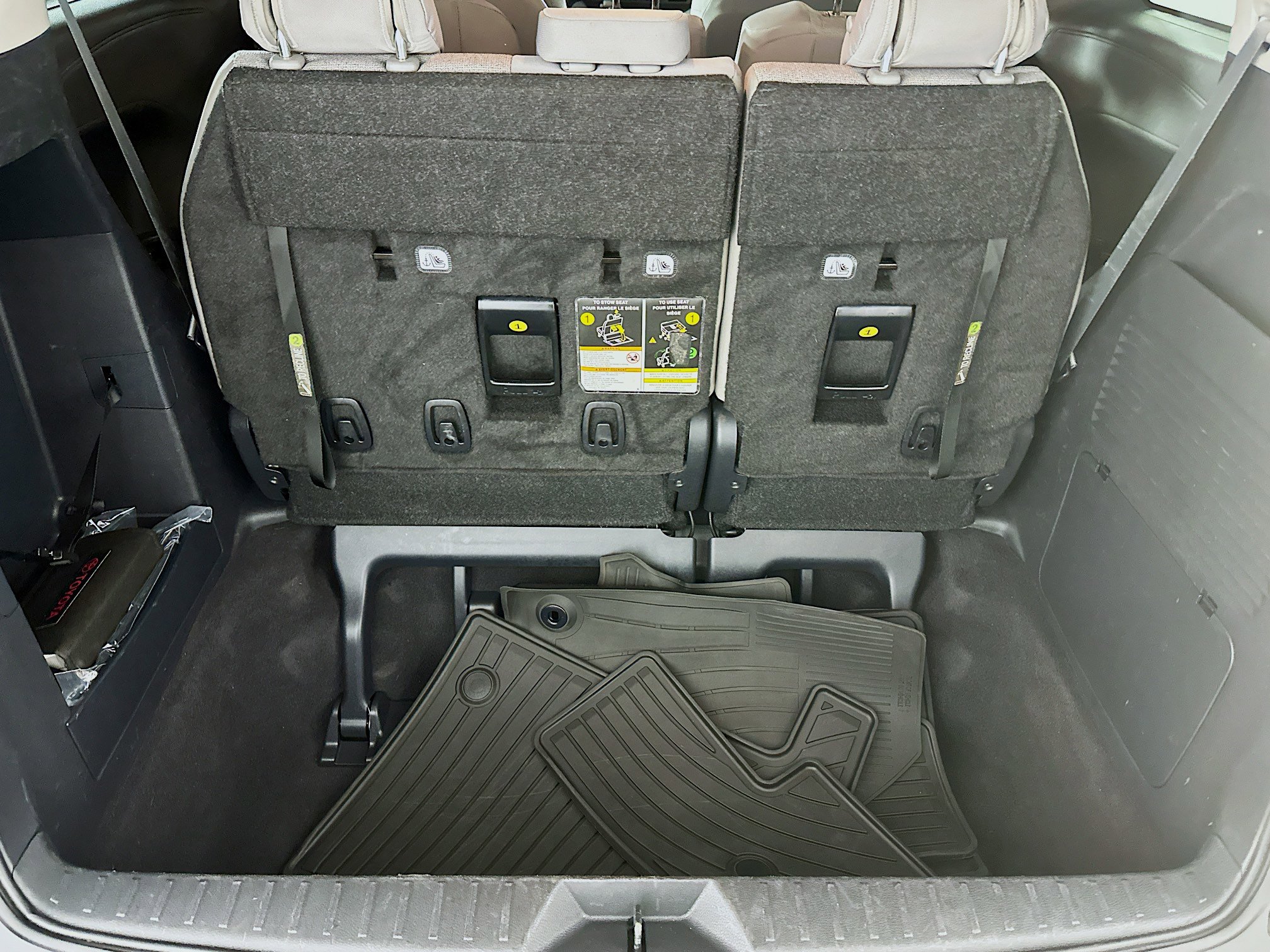 Used 2025 Toyota Sienna LE w/ LE Plus Package AWD/4WD image 31