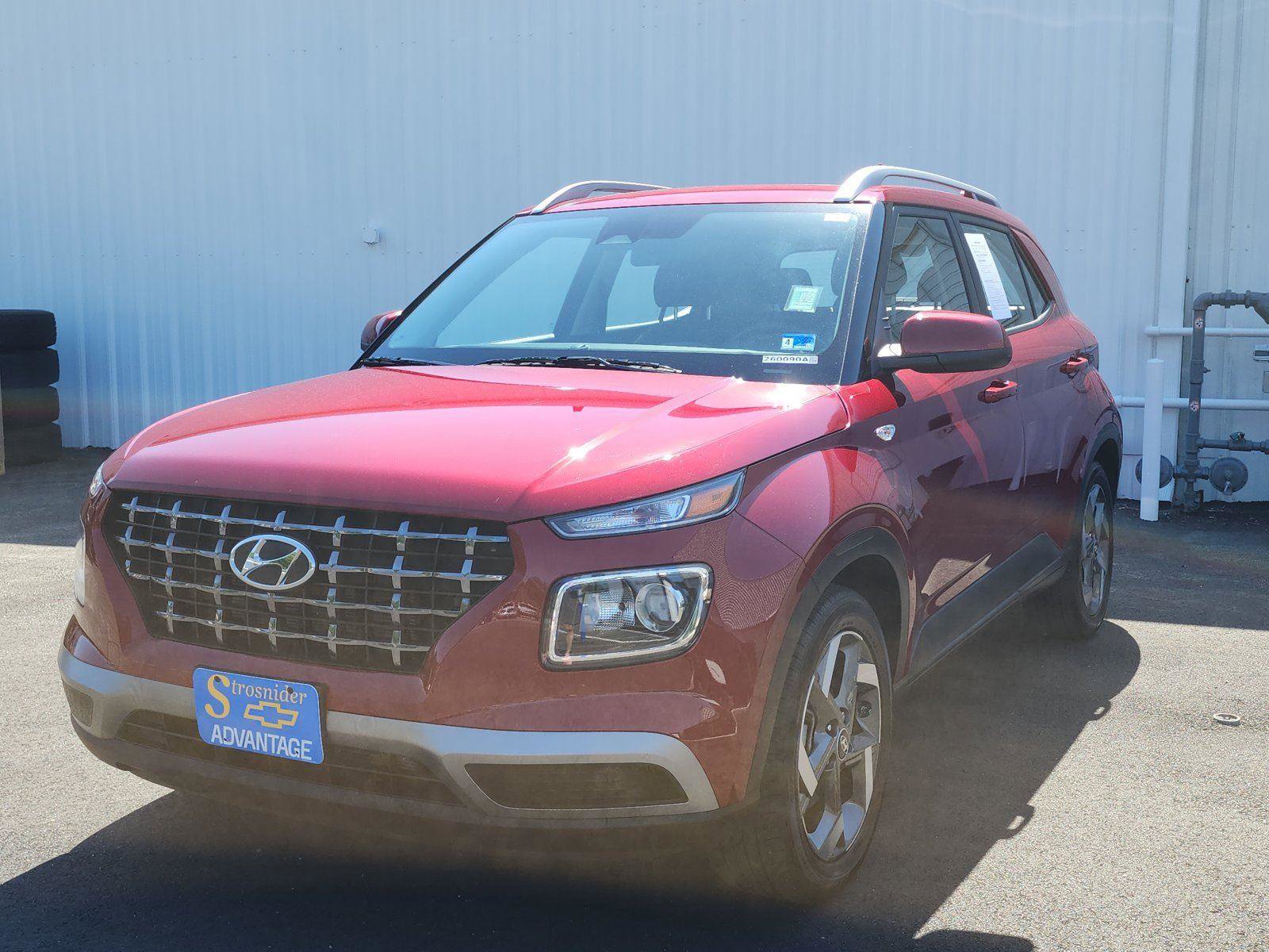 Used 2025 Hyundai Venue SEL image 1