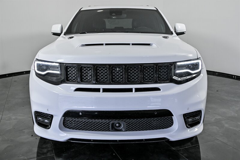 Used 2019 Jeep Grand Cherokee SRT AWD/4WD image 4