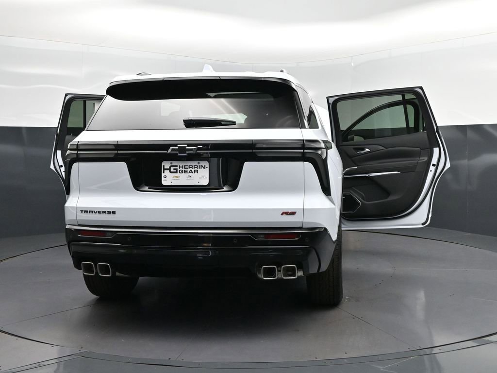 New 2026 Chevrolet Traverse RS w/ LPO, Floor Liner Package FWD image 51