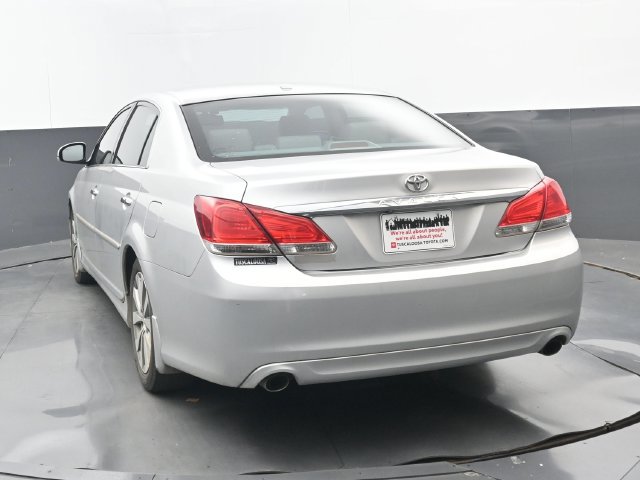 Used 2011 Toyota Avalon Limited FWD image 4