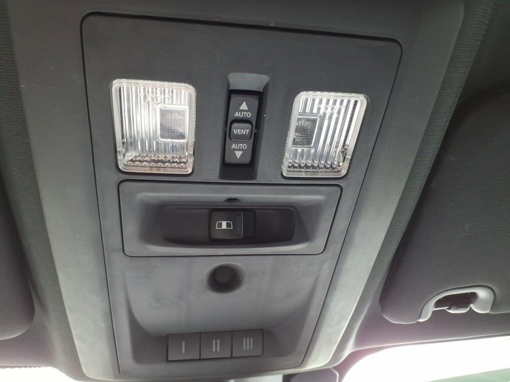 Used 2016 RAM 1500 Limited image 27