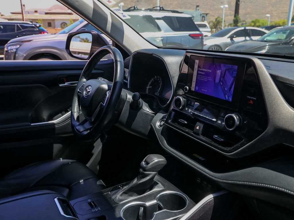 Used 2023 Toyota Highlander XLE FWD image 20