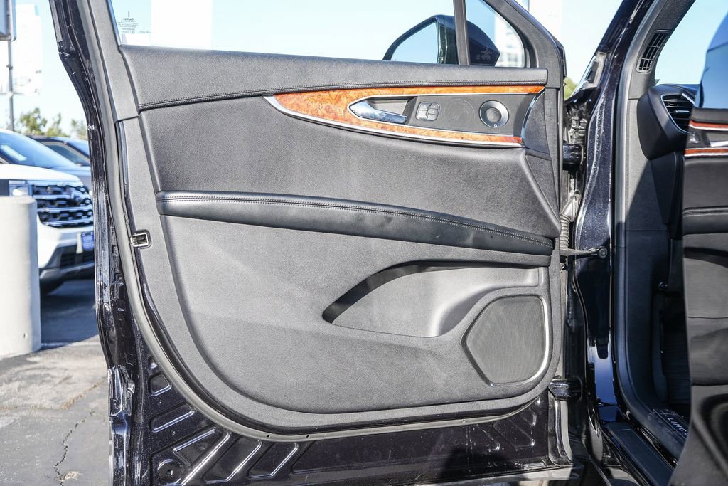 Used 2020 Lincoln Nautilus Reserve w/ Equipment Group 201A AWD/4WD image 27