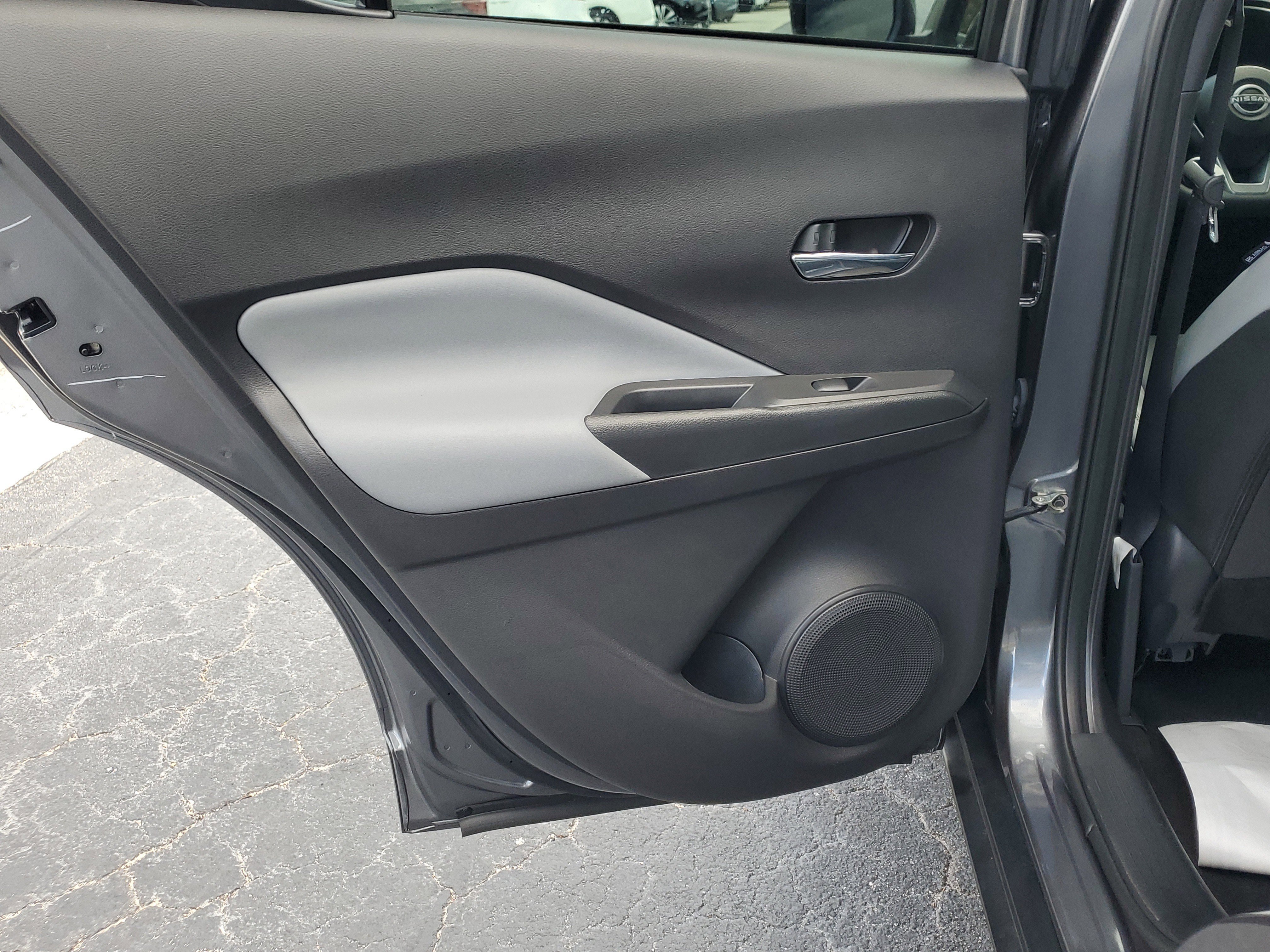 Used 2023 Nissan Kicks SR w/ SR Premium Package image 11