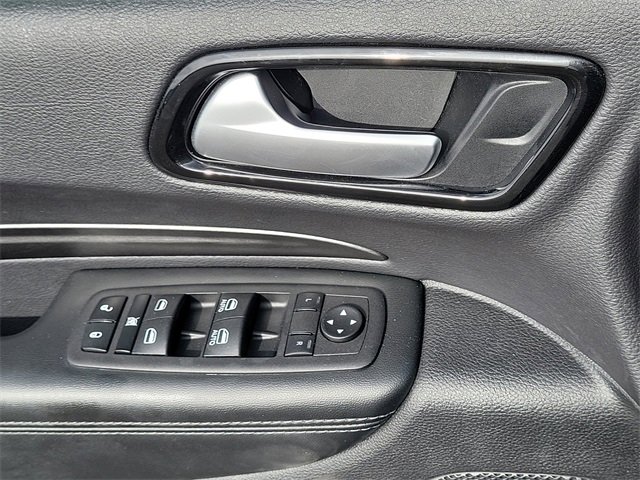 Used 2023 Dodge Durango SXT image 16