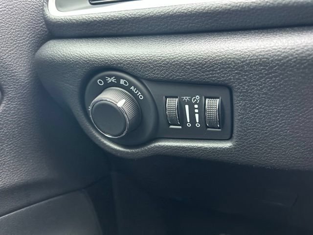 New 2027 Chrysler Pacifica Select FWD image 20