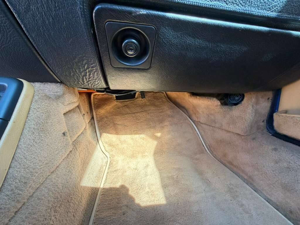 Used 1990 Porsche 911 Carrera image 36