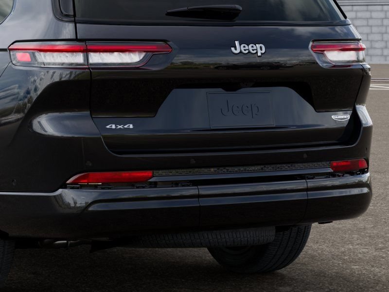 New 2026 Jeep Grand Cherokee L Summit w/ Advanced Protech Group IV AWD/4WD image 14