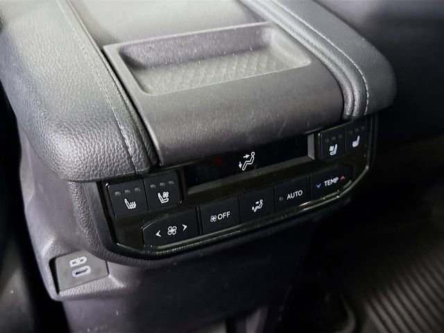 Used 2025 Toyota Grand Highlander AWD Hybrid image 30