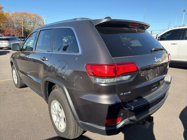 Used 2020 Jeep Grand Cherokee Laredo image 4