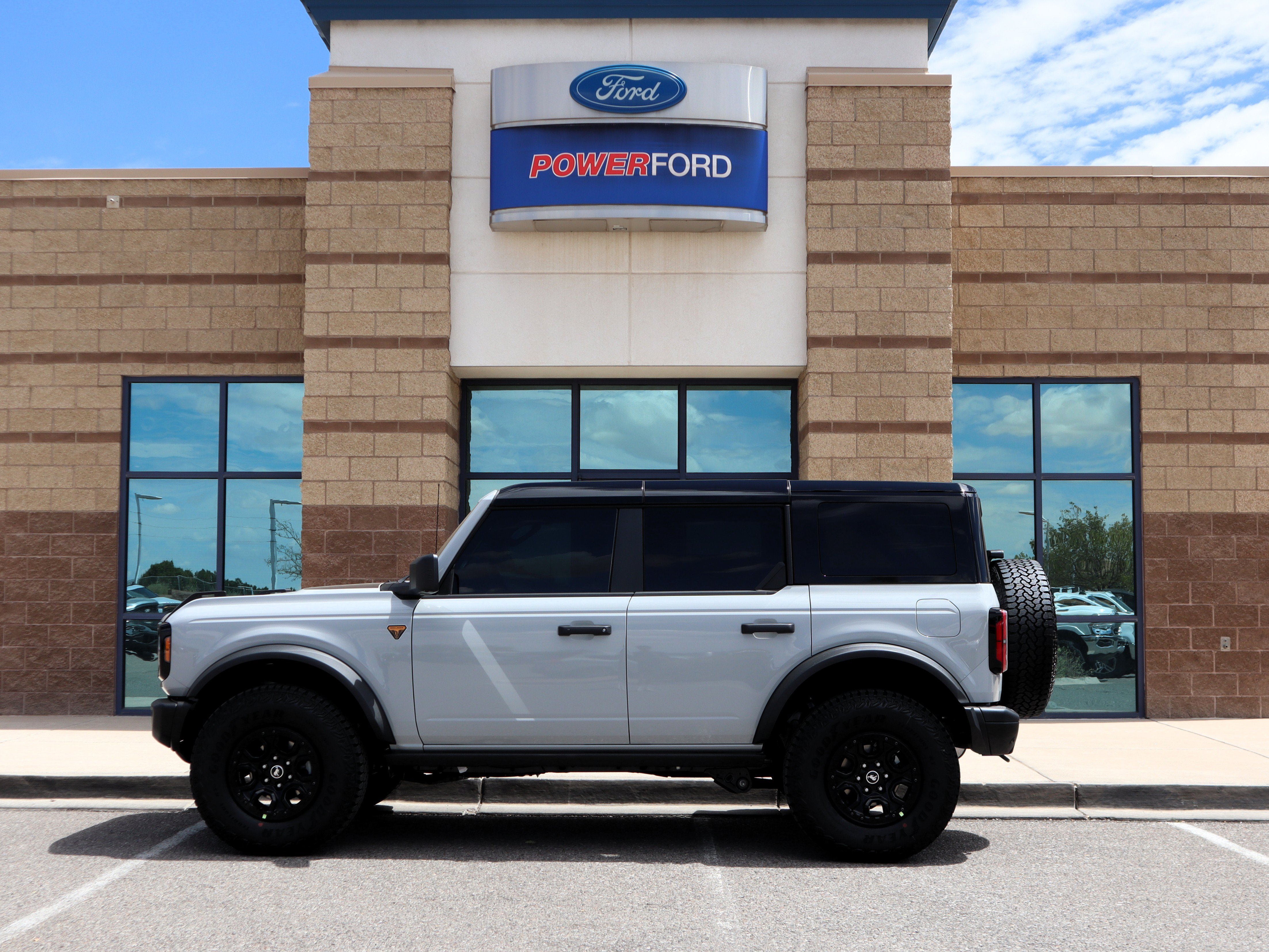 New 2026 Ford Bronco Badlands AWD/4WD image 9