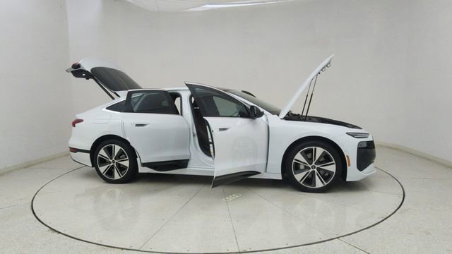 Used 2025 Audi A6 e-tron Premium w/ Convenience Package image 69