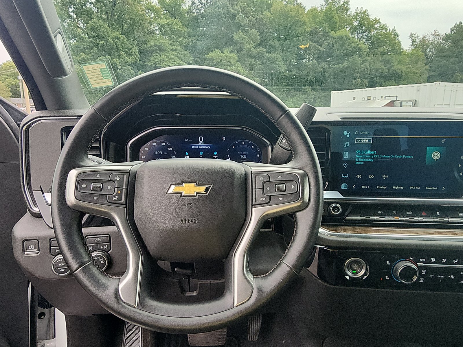 Used 2023 Chevrolet Silverado 1500 LT AWD/4WD image 15