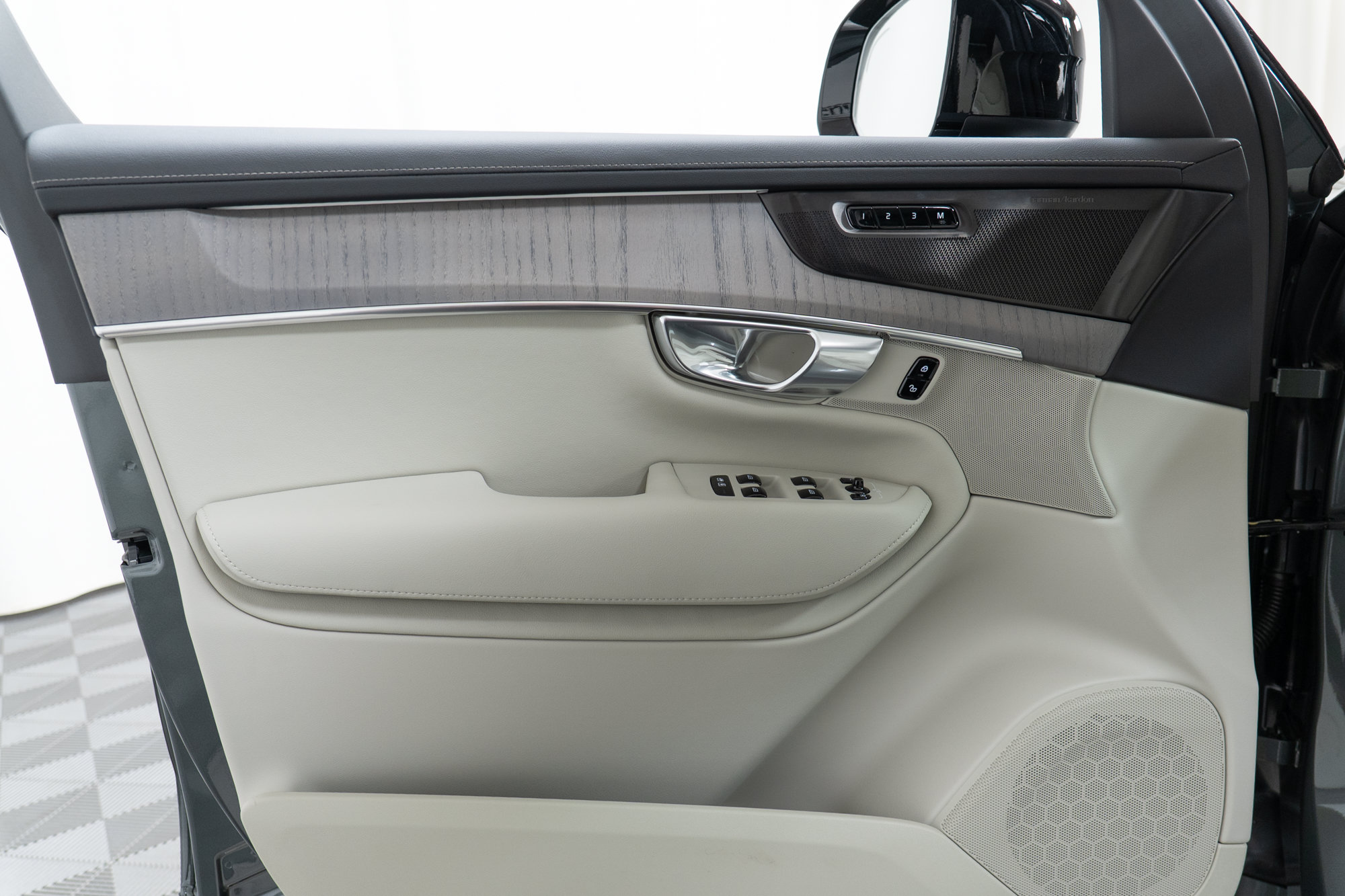 New 2027 Volvo XC90 B6 Ultra AWD/4WD image 11