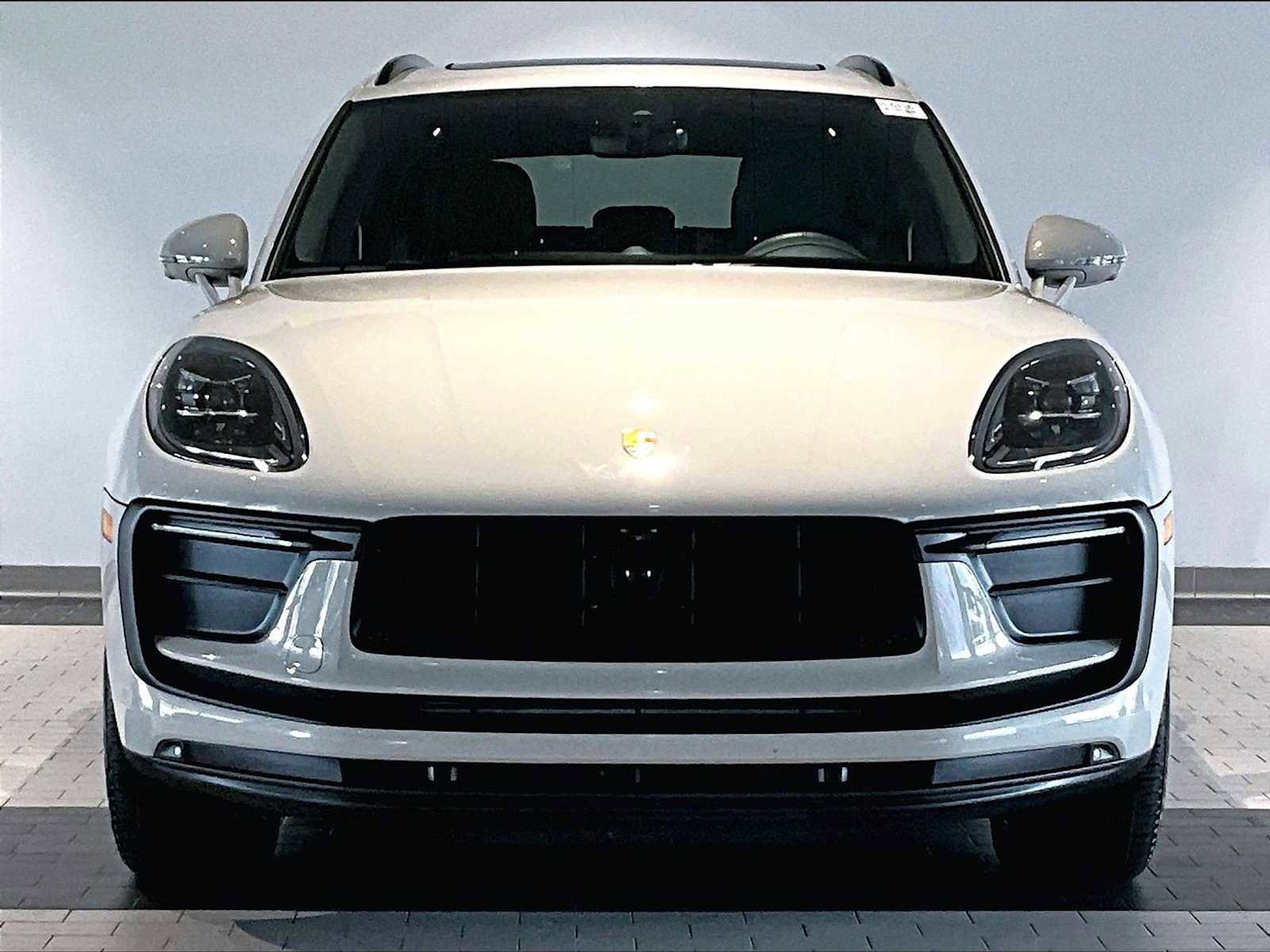 Used 2026 Porsche Macan AWD/4WD image 13