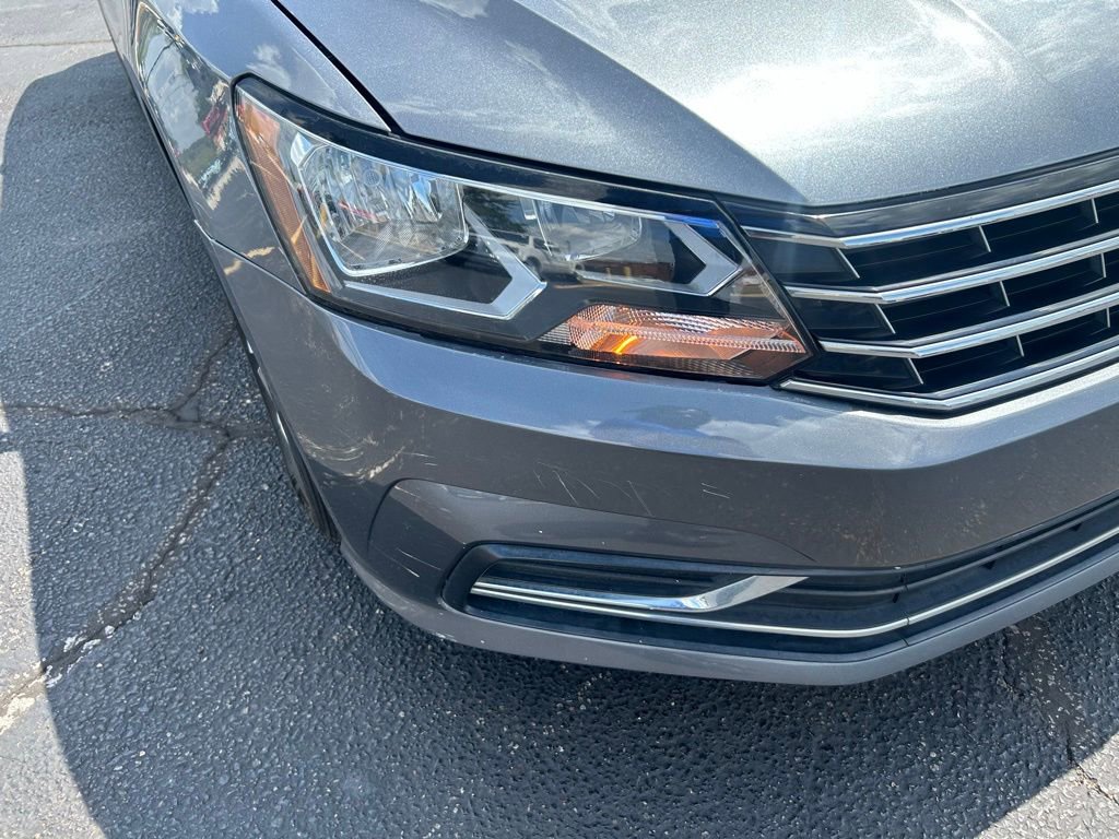 Used 2018 Volkswagen Passat 2.0T S FWD image 3