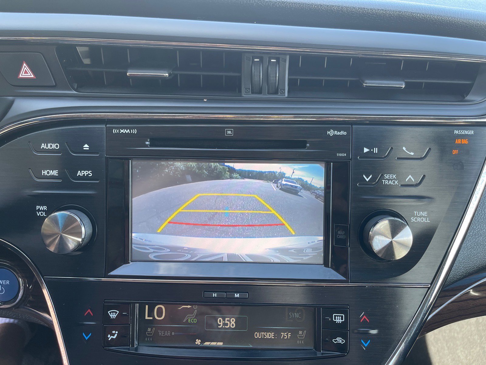 Used 2015 Toyota Avalon Limited w/ Technology Package FWD image 6